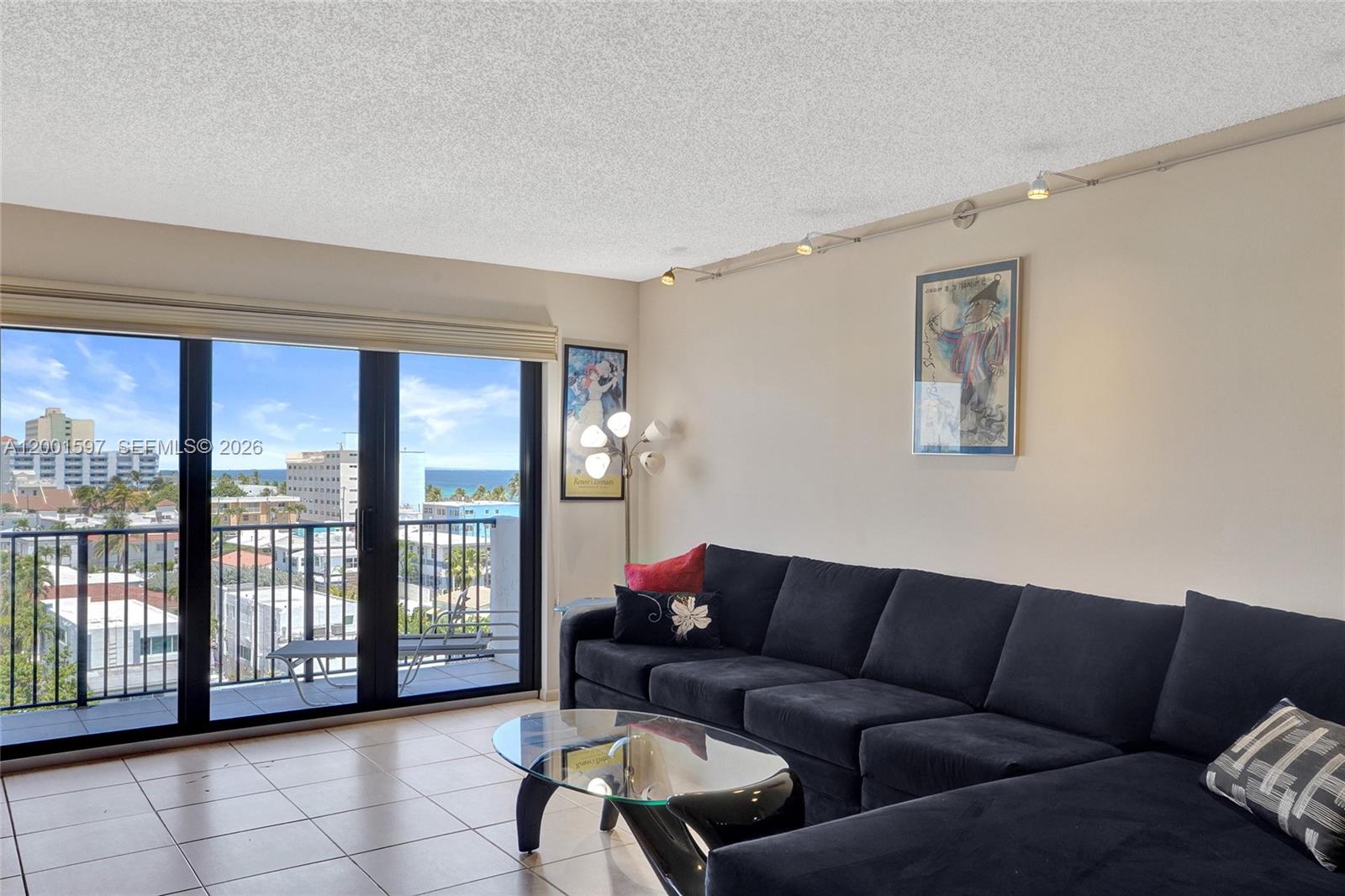 SUMMIT CONDO - Residential