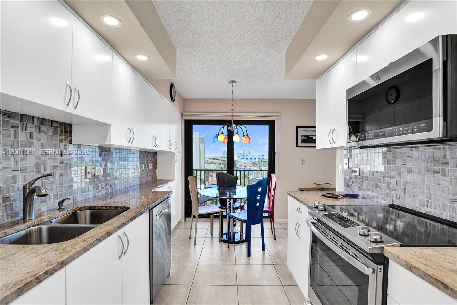 SUMMIT CONDO - Residential