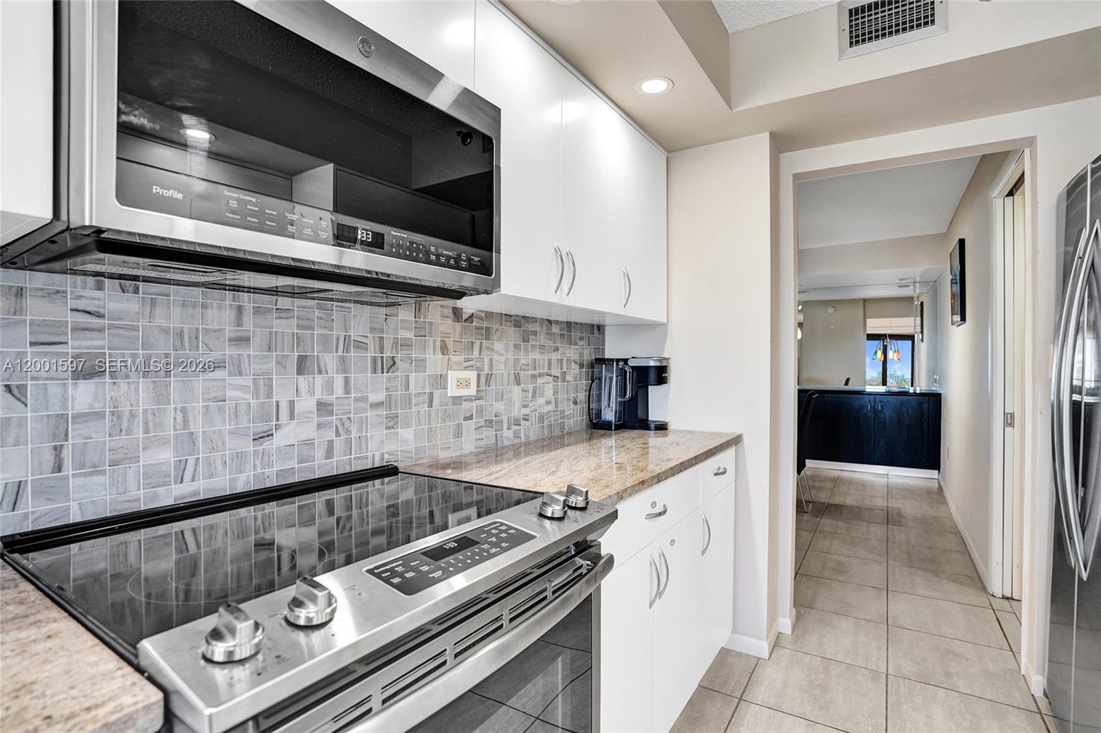 SUMMIT CONDO - Residential