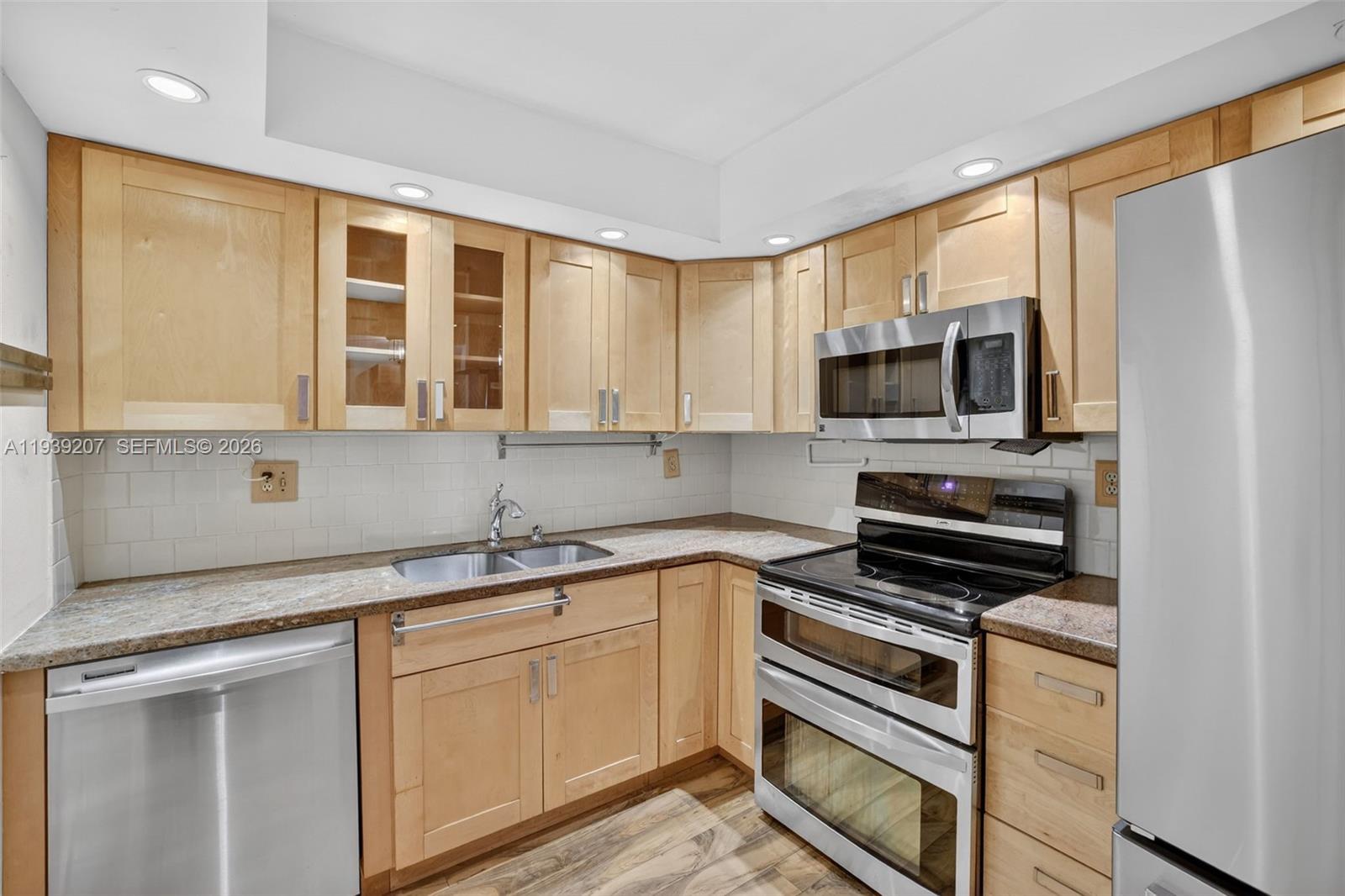 OLYMPUS CONDO PHASE - Residential