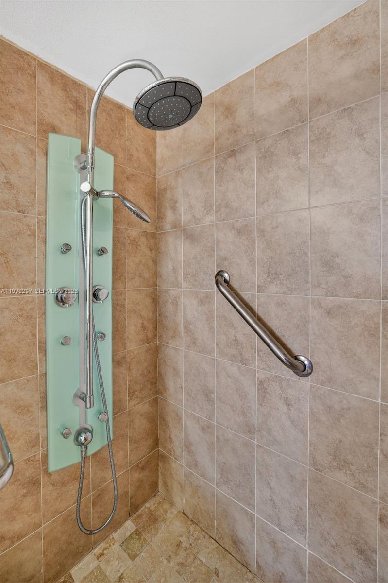 OLYMPUS CONDO PHASE - Residential