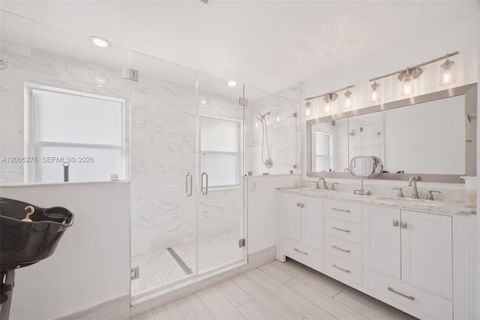 Tiny photo for 685 SW 198th Ter, Pembroke Pines, FL 33029 (MLS # A12005276)