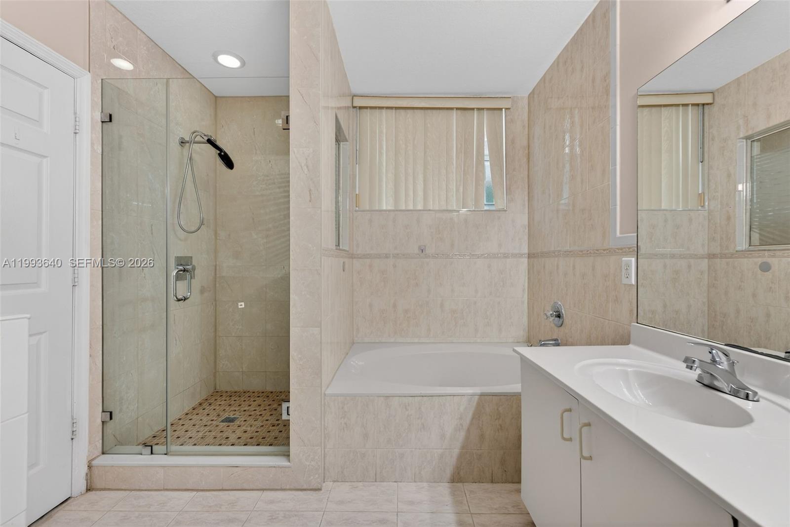 GENESIS ESTATES - Residential