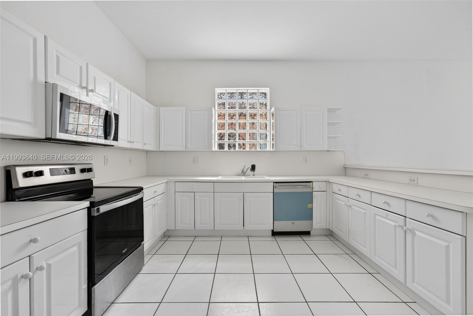 GENESIS ESTATES - Residential