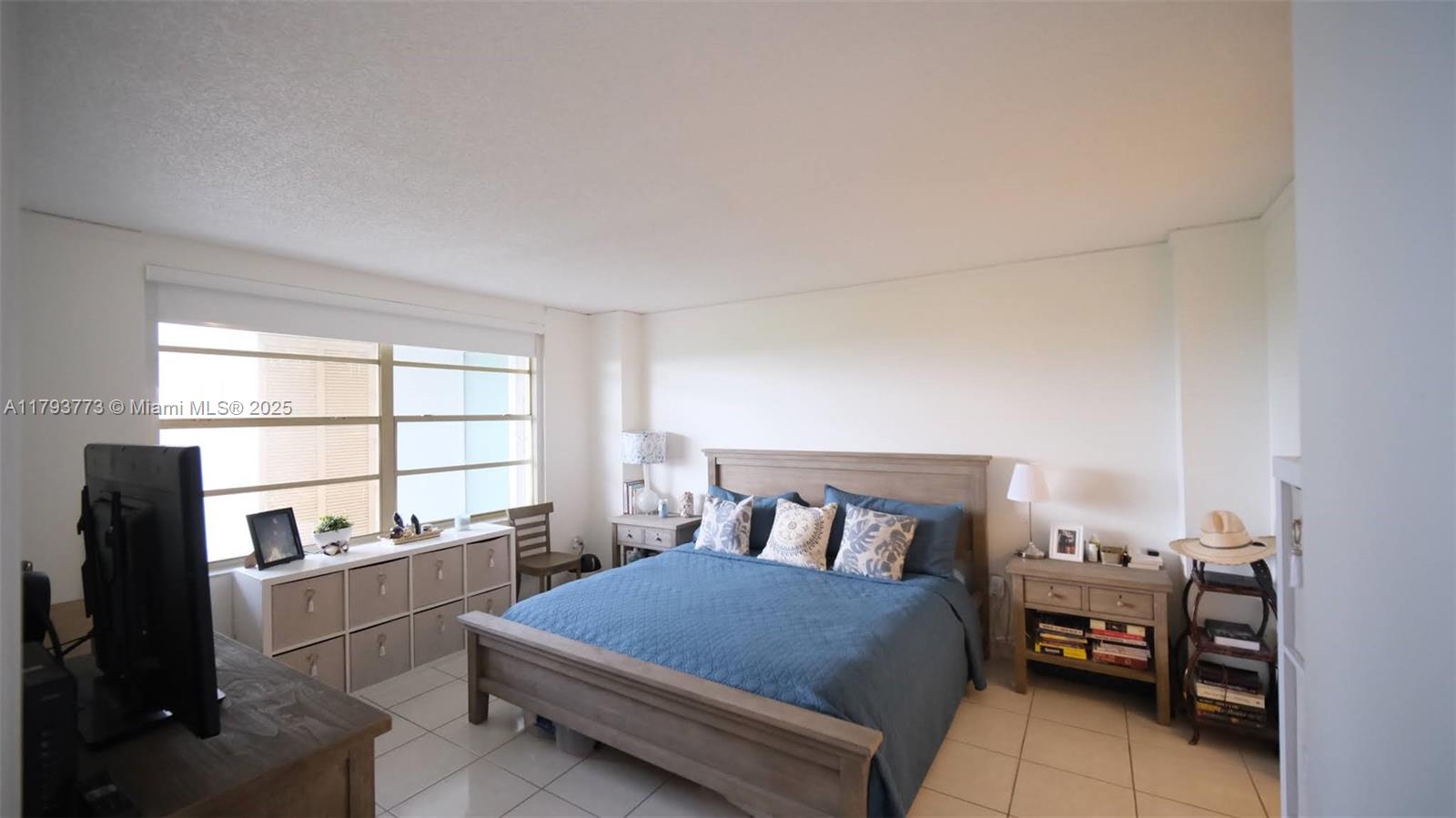 COMMODORE CLUB WEST CONDO - Residential Lease