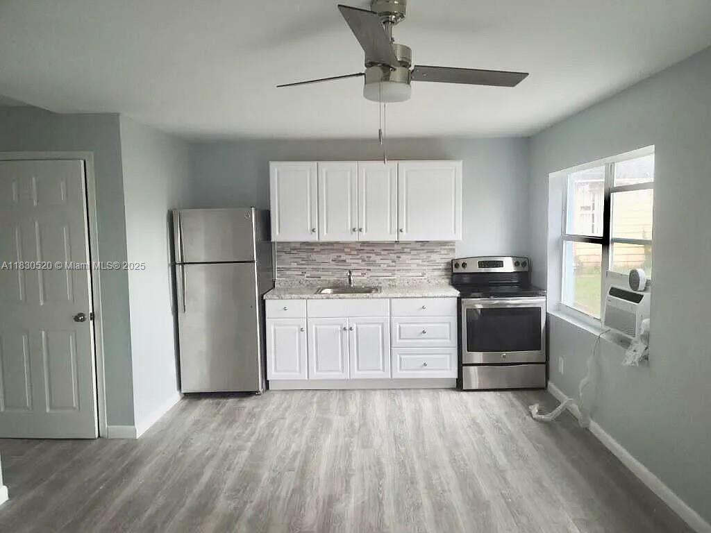 Live 10 minutes away from the beach ! This renovated 1/1 is located in the beautiful city of Vero Beach close to Bent Pine Golf Club, Vero Beach Airport, and the Beaches. The interior kitchen and bathrooms are completely renovated. Fence is placed in the front of the building to divide each unit so each tenant can have their own private front yard. Pets are allowed with no additional fee or size restrictions
Owner pays for water. Renter is responsible for electricity. There is no pet fee or restrictions. Owner asks for first month and security.
