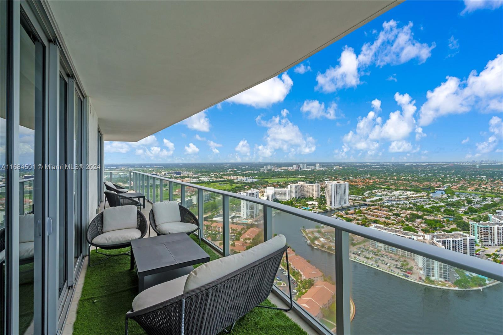 4010 SOUTH OCEAN CONDO - Residential Lease