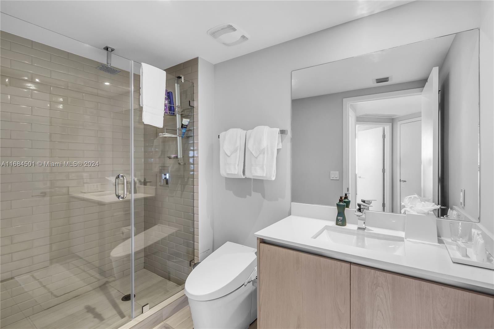 4010 SOUTH OCEAN CONDO - Residential Lease