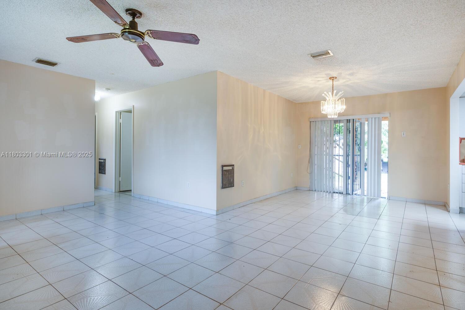 LOS ANGELES ESTATES SEC 3 - Residential