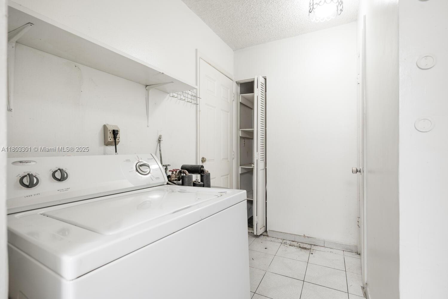 LOS ANGELES ESTATES SEC 3 - Residential