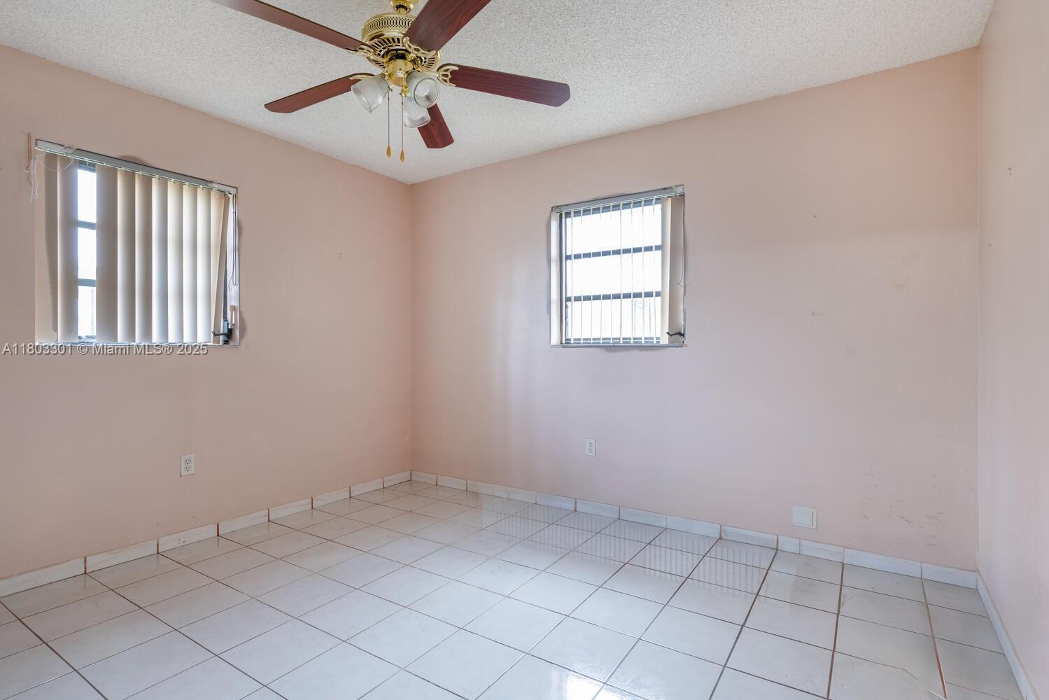 LOS ANGELES ESTATES SEC 3 - Residential