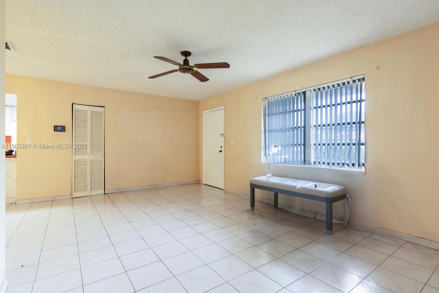 LOS ANGELES ESTATES SEC 3 - Residential