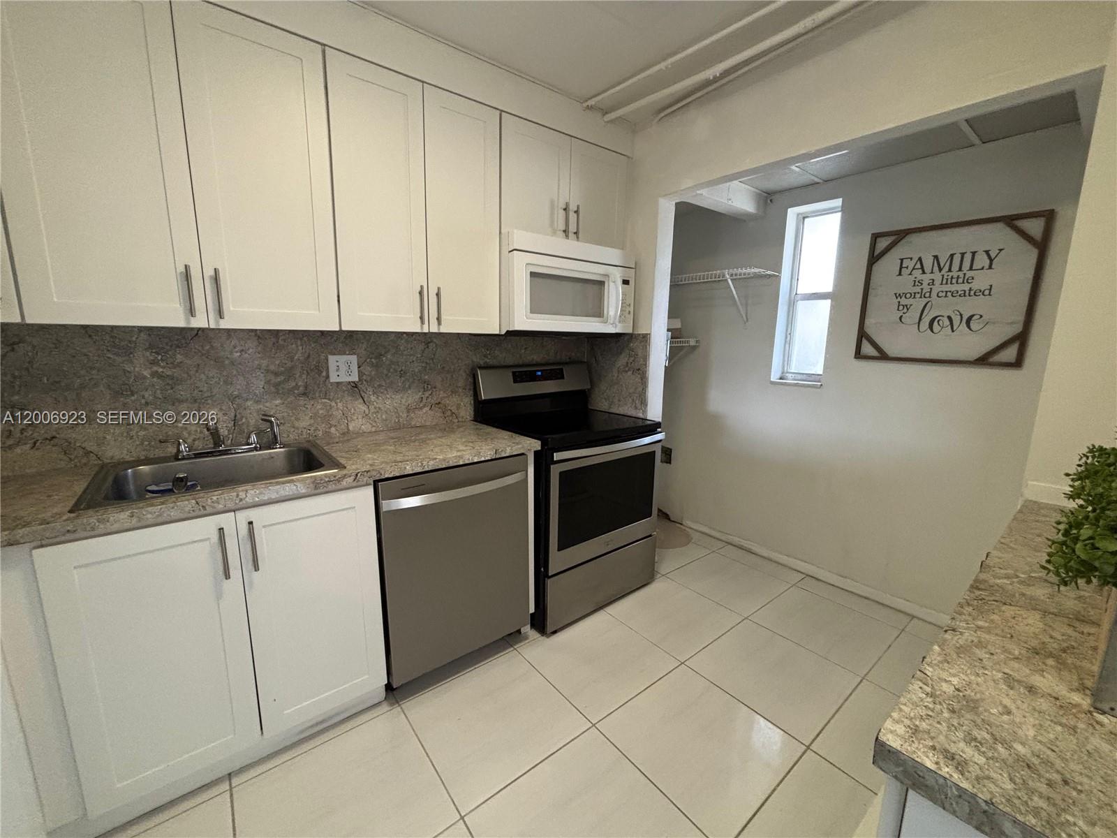 8060 Fairview Dr 101