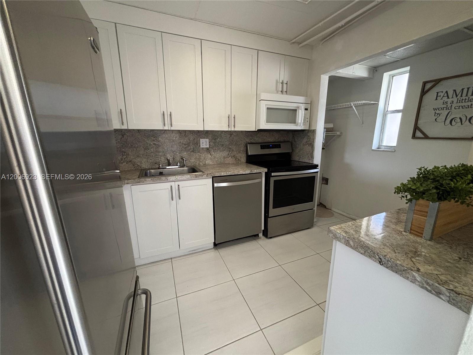 8060 Fairview Dr 101