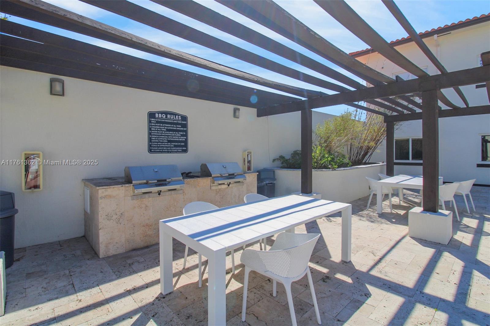 ISLANDS AT DORAL 1ST ADDI - Residential