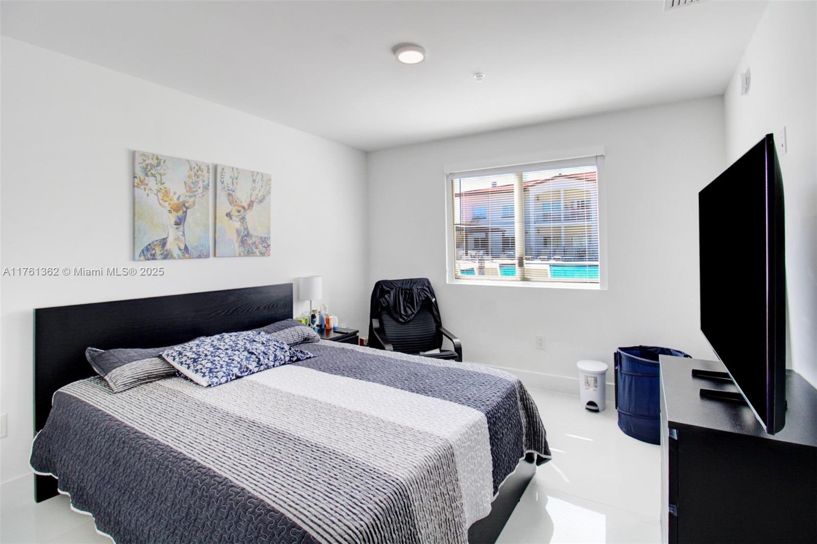 ISLANDS AT DORAL 1ST ADDI - Residential