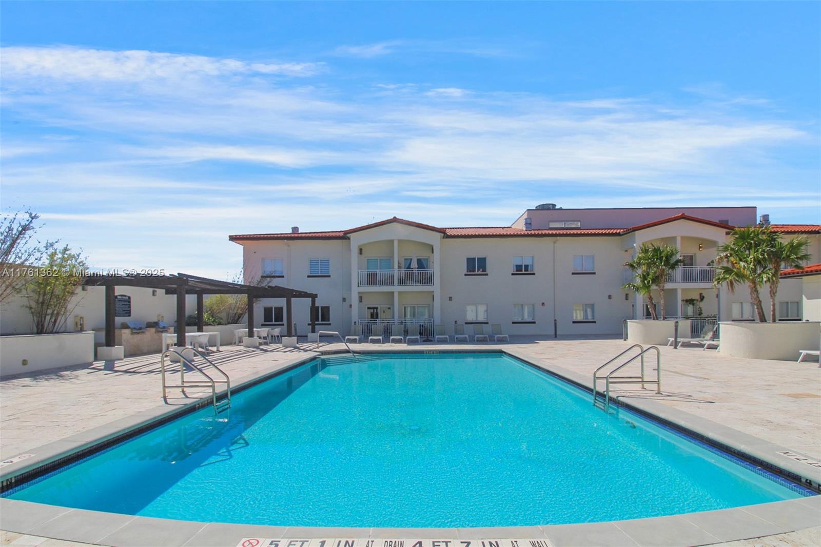 ISLANDS AT DORAL 1ST ADDI - Residential