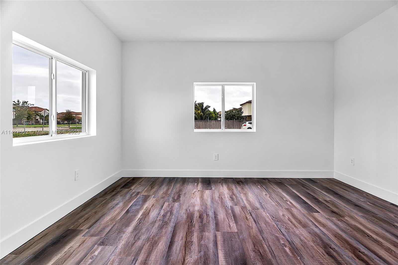 LUXOR HOMES - Residential Lease