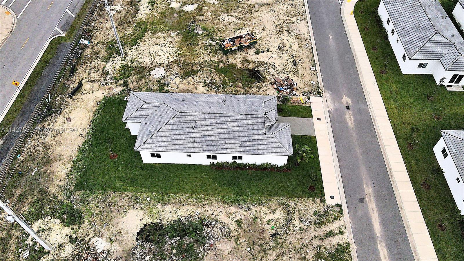 LUXOR HOMES - Residential Lease