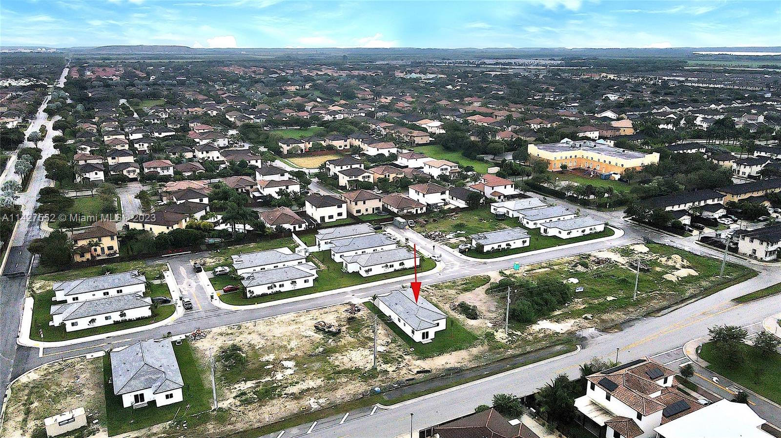 LUXOR HOMES - Residential Lease