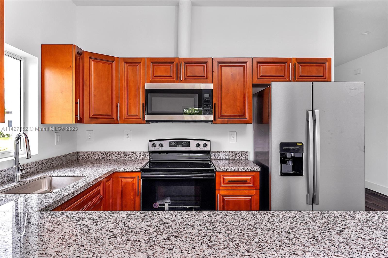 LUXOR HOMES - Residential Lease