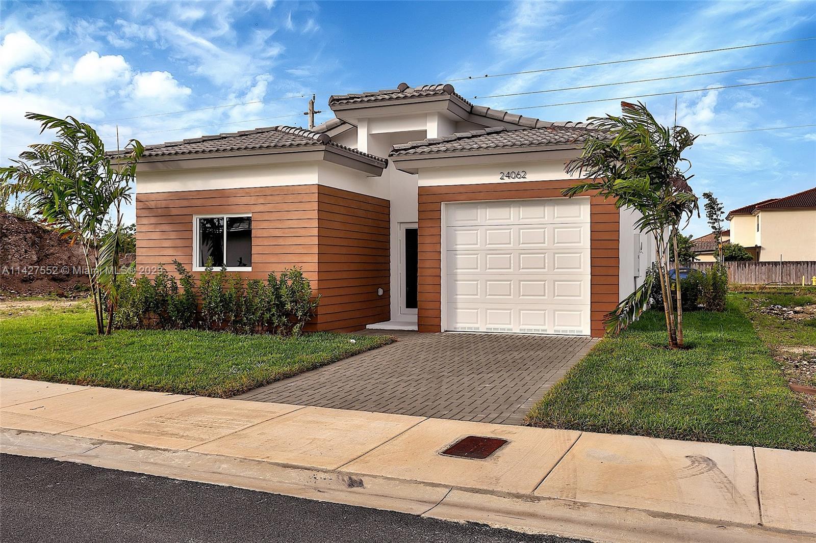 LUXOR HOMES - Residential Lease