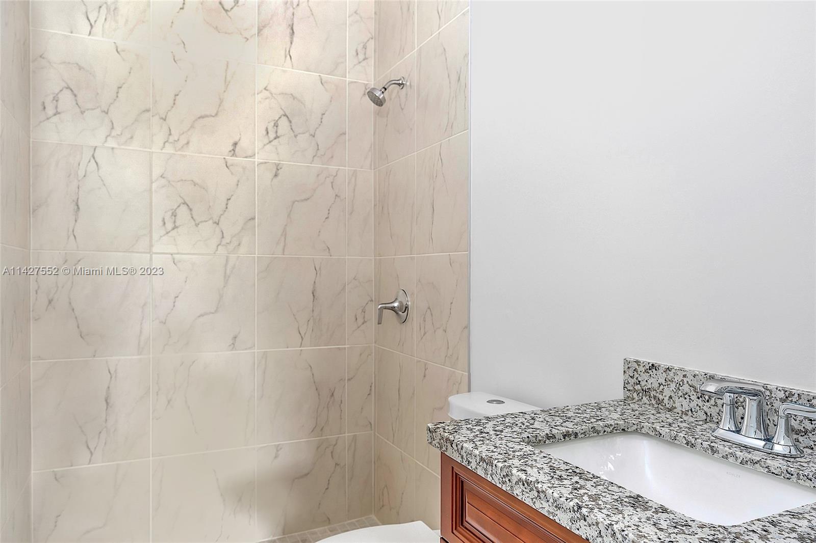 LUXOR HOMES - Residential Lease