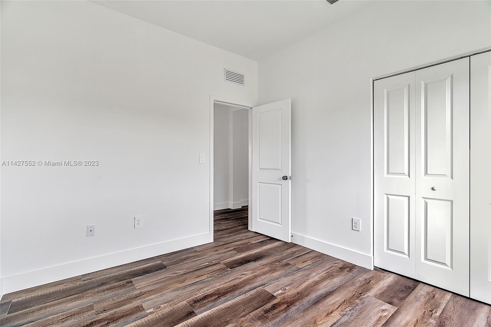 LUXOR HOMES - Residential Lease