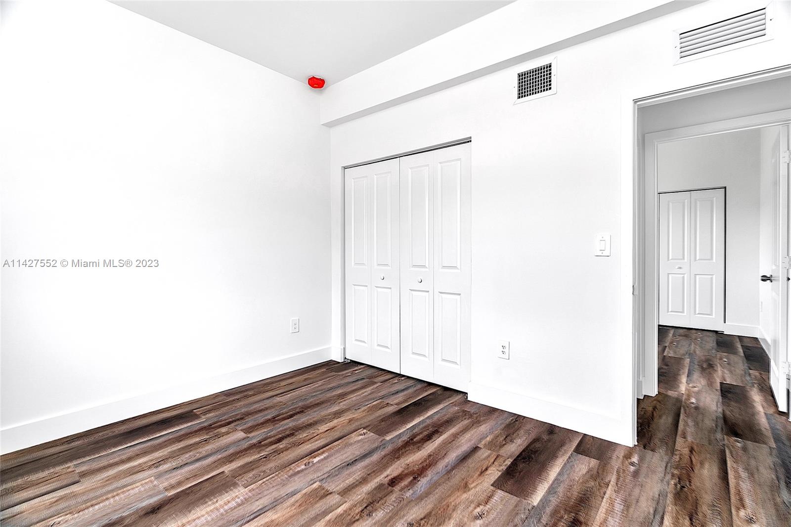 LUXOR HOMES - Residential Lease