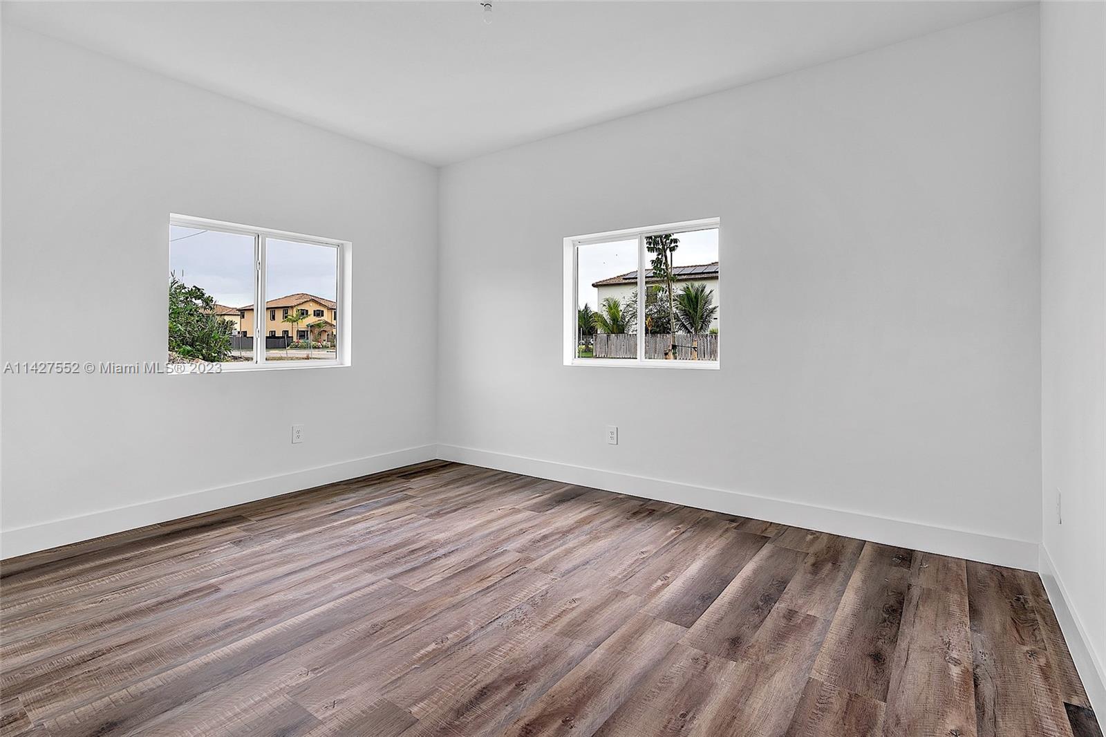 LUXOR HOMES - Residential Lease