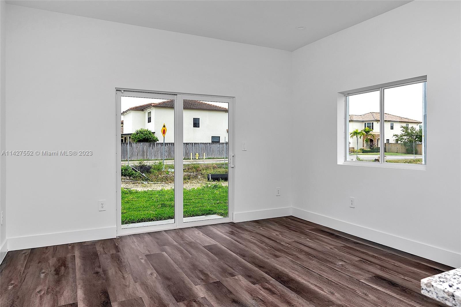 LUXOR HOMES - Residential Lease