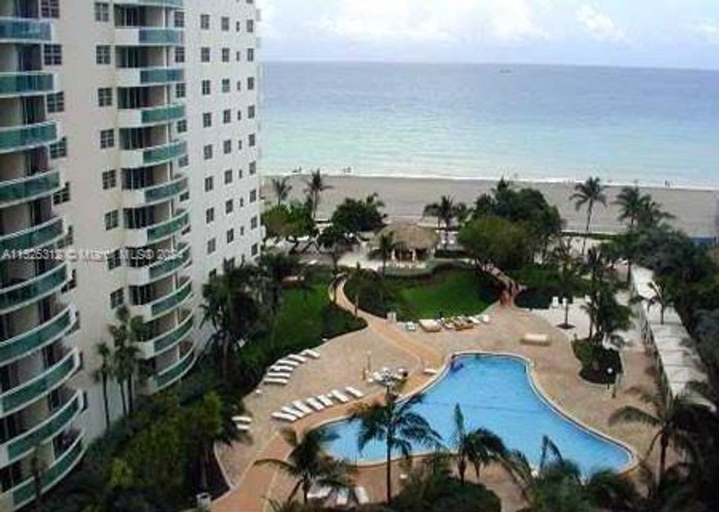 Photo of 3000 S Ocean Dr #410, Hollywood, FL 33019 (MLS # A11525312)