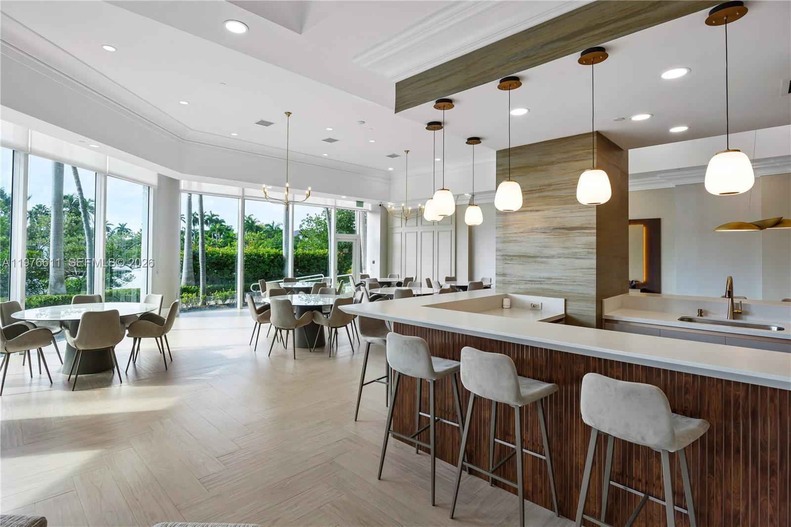 OCEANIA V CONDO - Residential