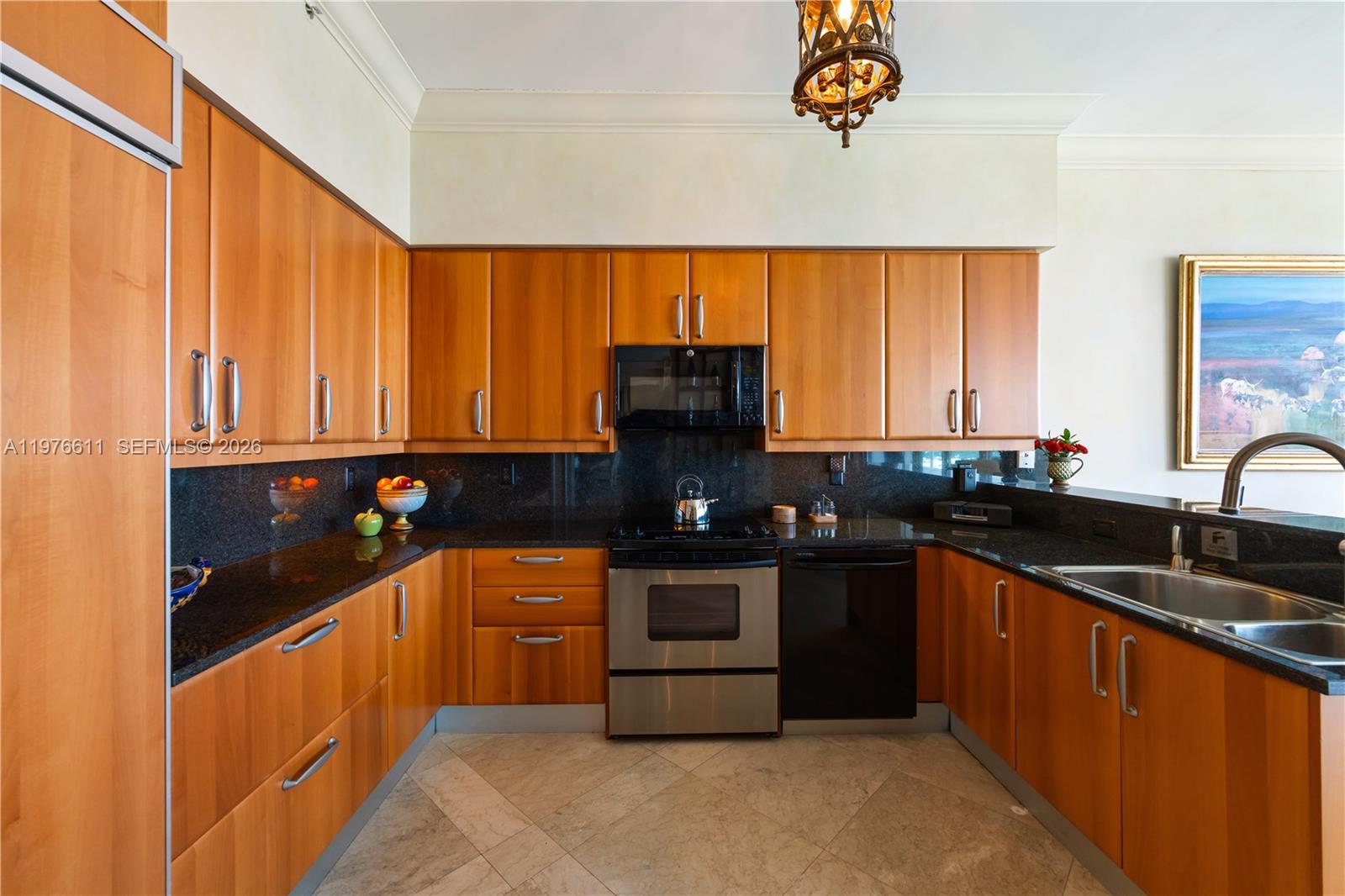 OCEANIA V CONDO - Residential