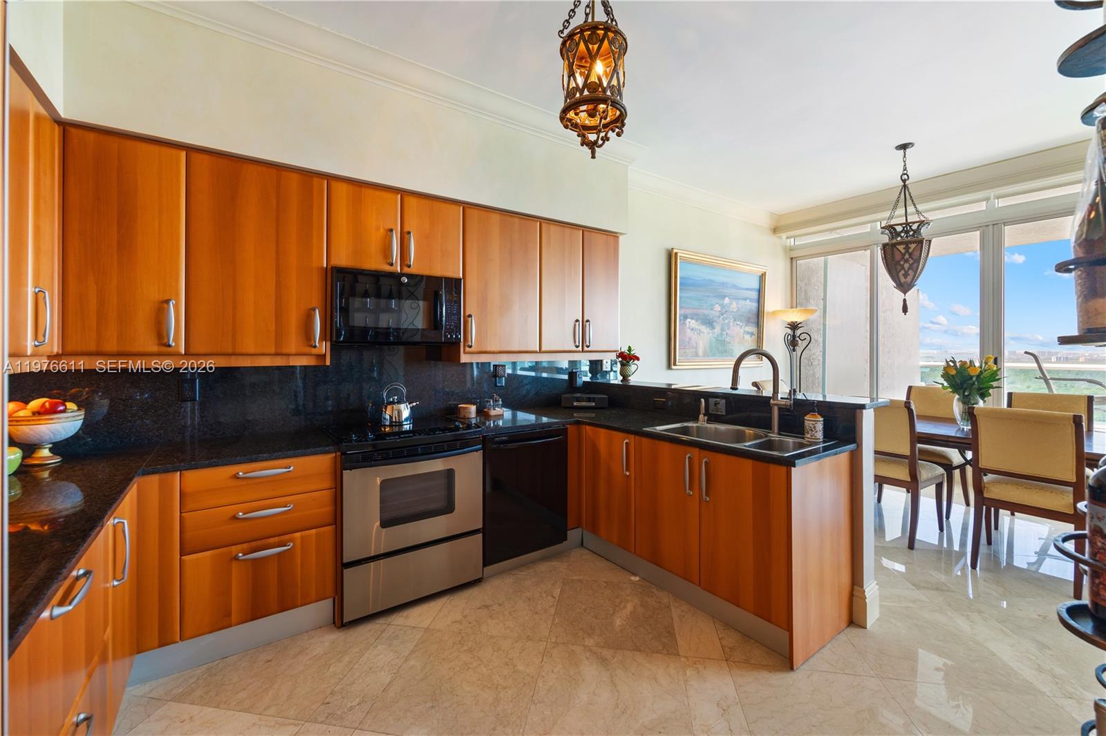 OCEANIA V CONDO - Residential