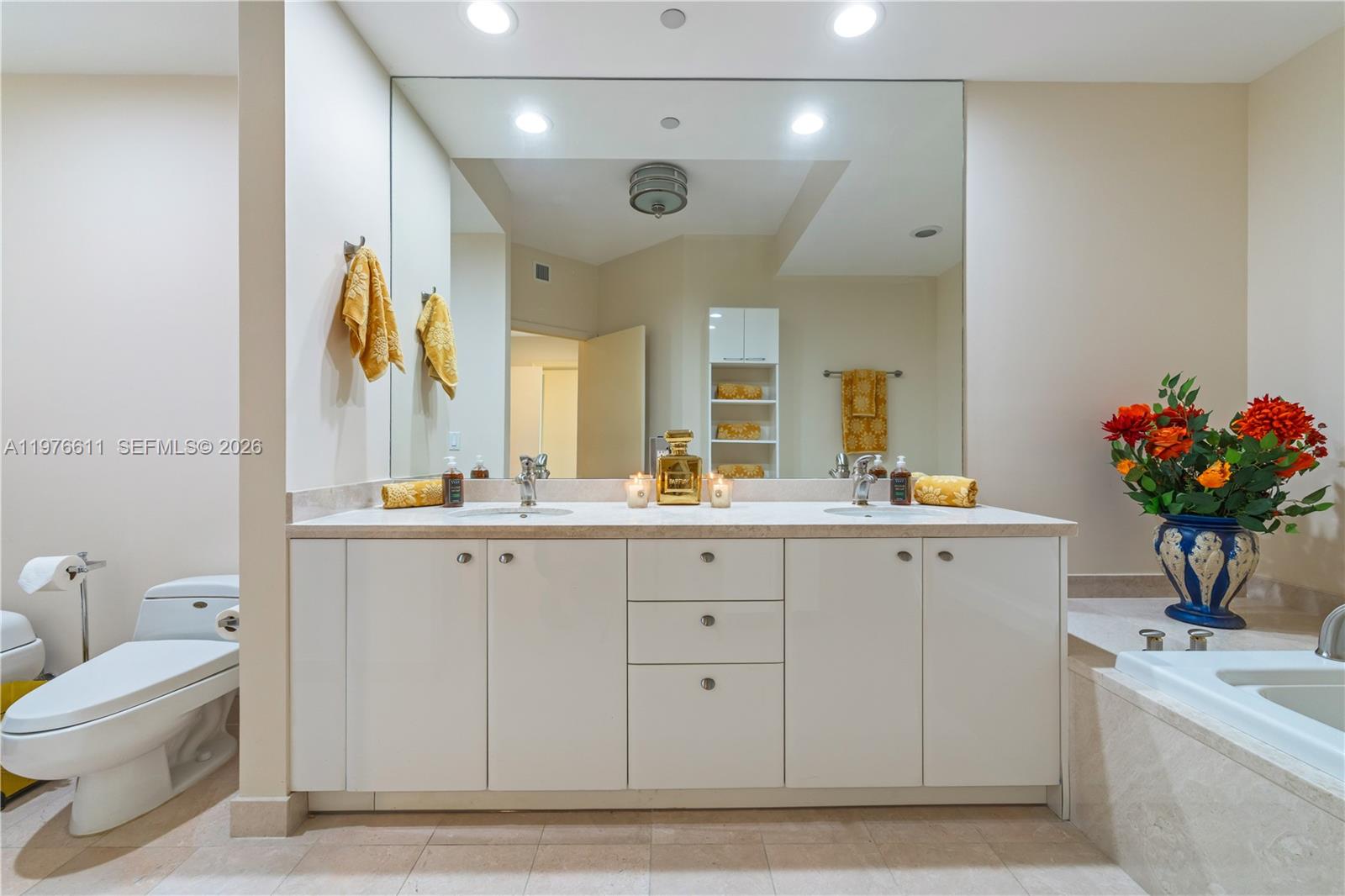 OCEANIA V CONDO - Residential