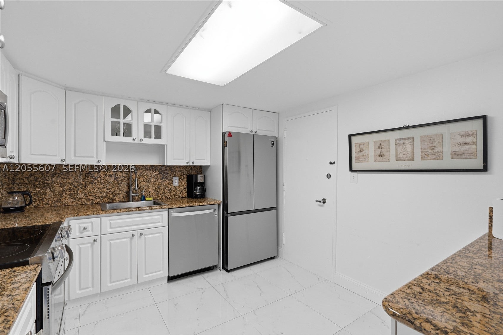 5151 Collins Ave 1027
