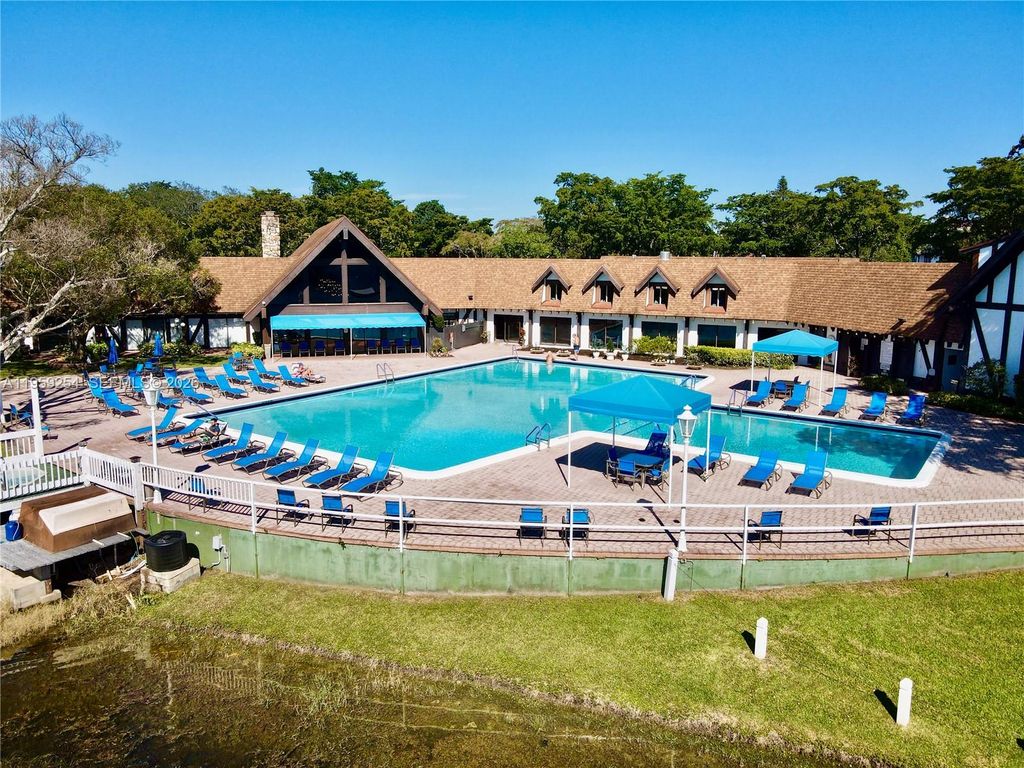 Photo of 3740 Inverrary Dr #2N, Lauderhill, FL 33319 (MLS # A11959254)