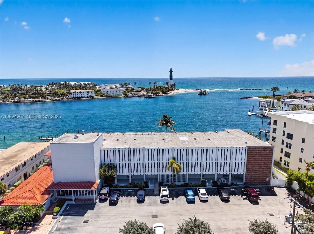 Photo of 2508 Bay Dr #112, Pompano Beach, FL 33062 (MLS # A12024267)