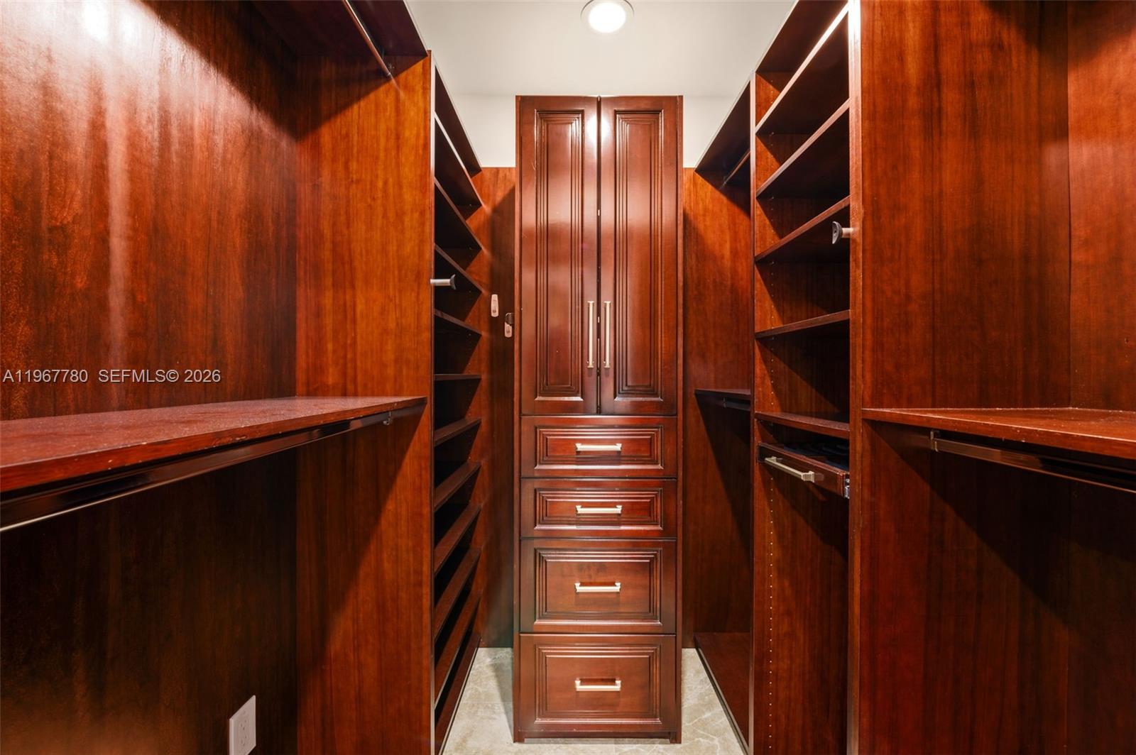 REPLAT PORT OF CAPE CUTLE - Residential