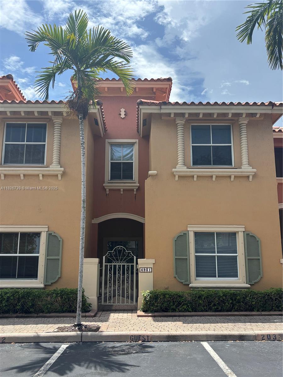 Welcome to The Villas at Harbor Isles!! A prestigious, gated community in the heart of Dania Beach! This spacious 3-bedroom, 2.5-bath townhome is beautifully updated . With a large open floor plan in the neighborhood, offering over 1,600 sq ft of space. Features include all-wood floors, granite countertops, stainless steel kitchen appliances, full-size washer/dryer, and a spacious master suite upstairs. Enjoy separate living/dining areas and a convenient half bath on the main level. Freshly painted and in pristine condition! Just minutes to beaches, highways, Hard Rock, and the airport.
