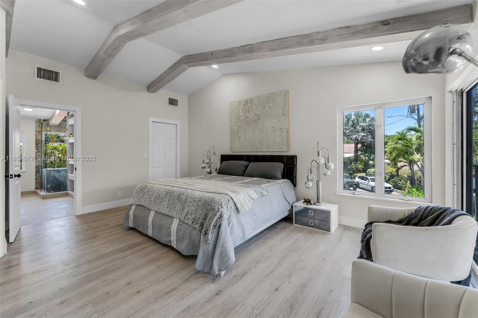 TWIN OAKS - Residential