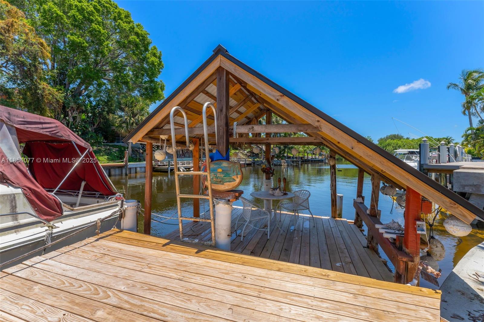 TWIN OAKS - Residential