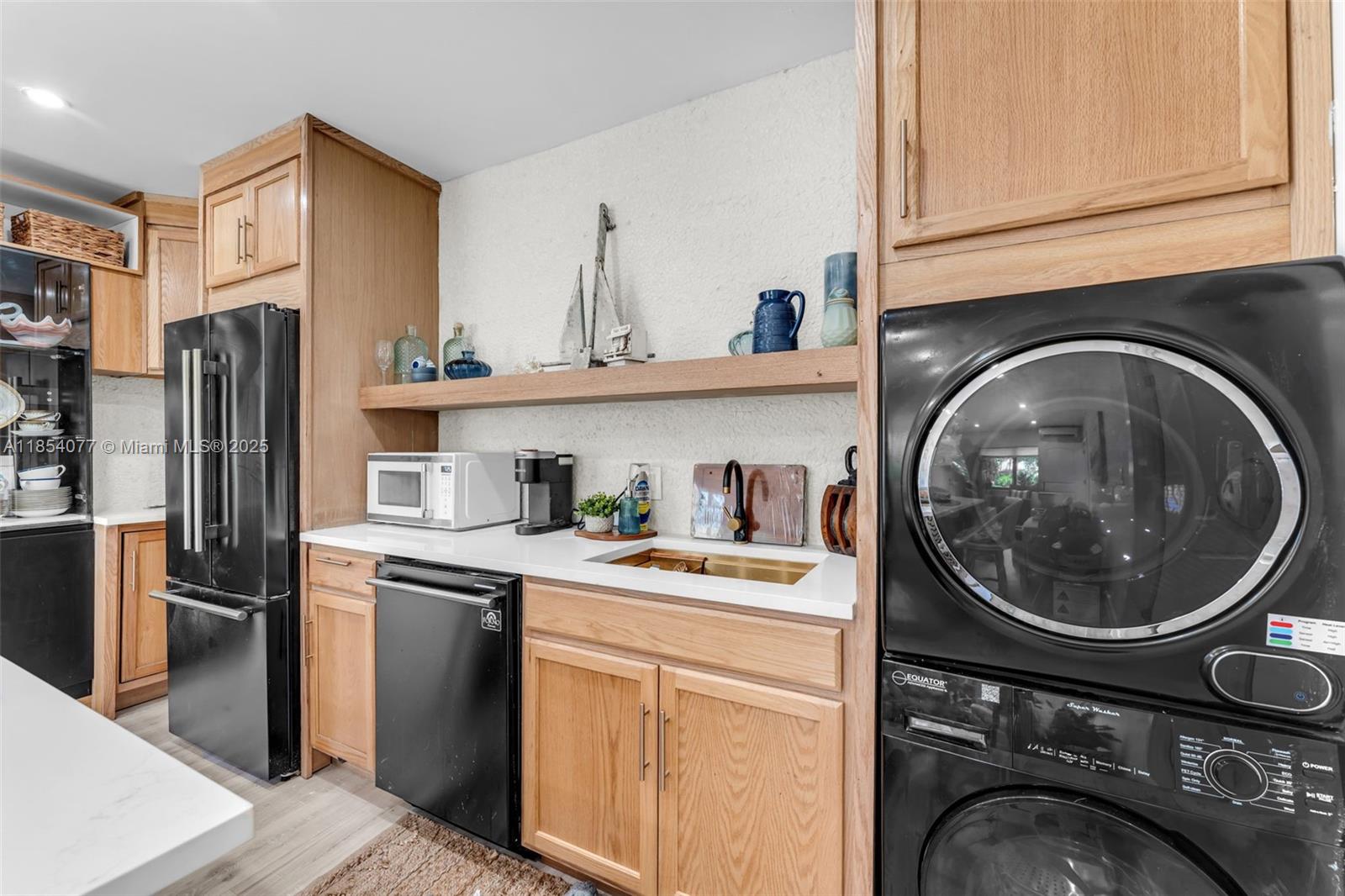 TWIN OAKS - Residential