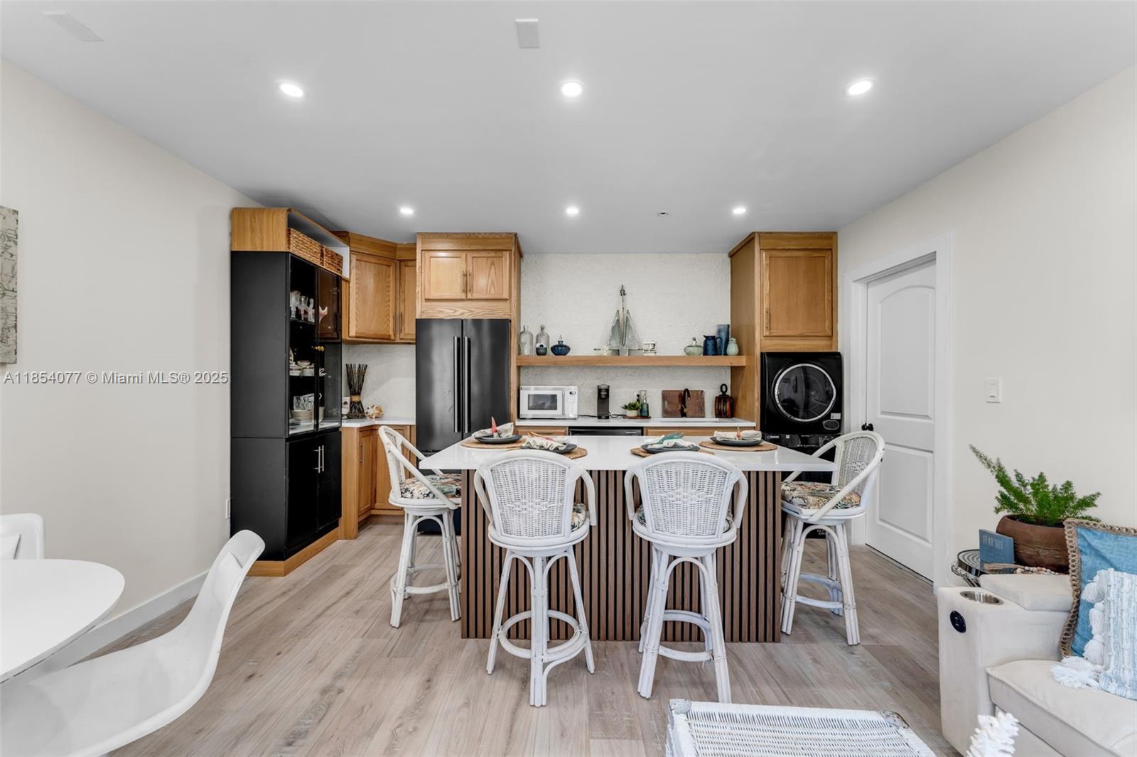 TWIN OAKS - Residential