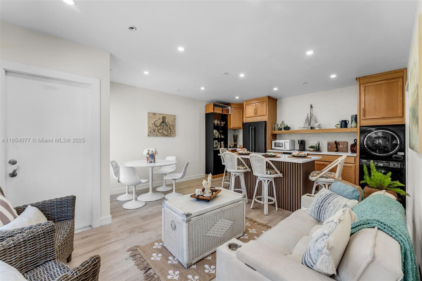 TWIN OAKS - Residential