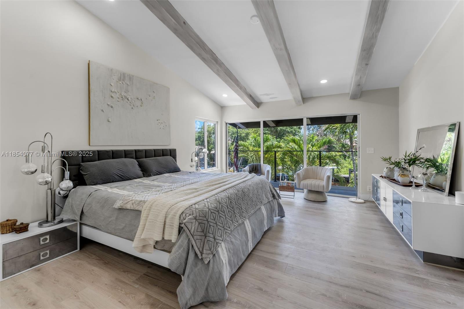 TWIN OAKS - Residential