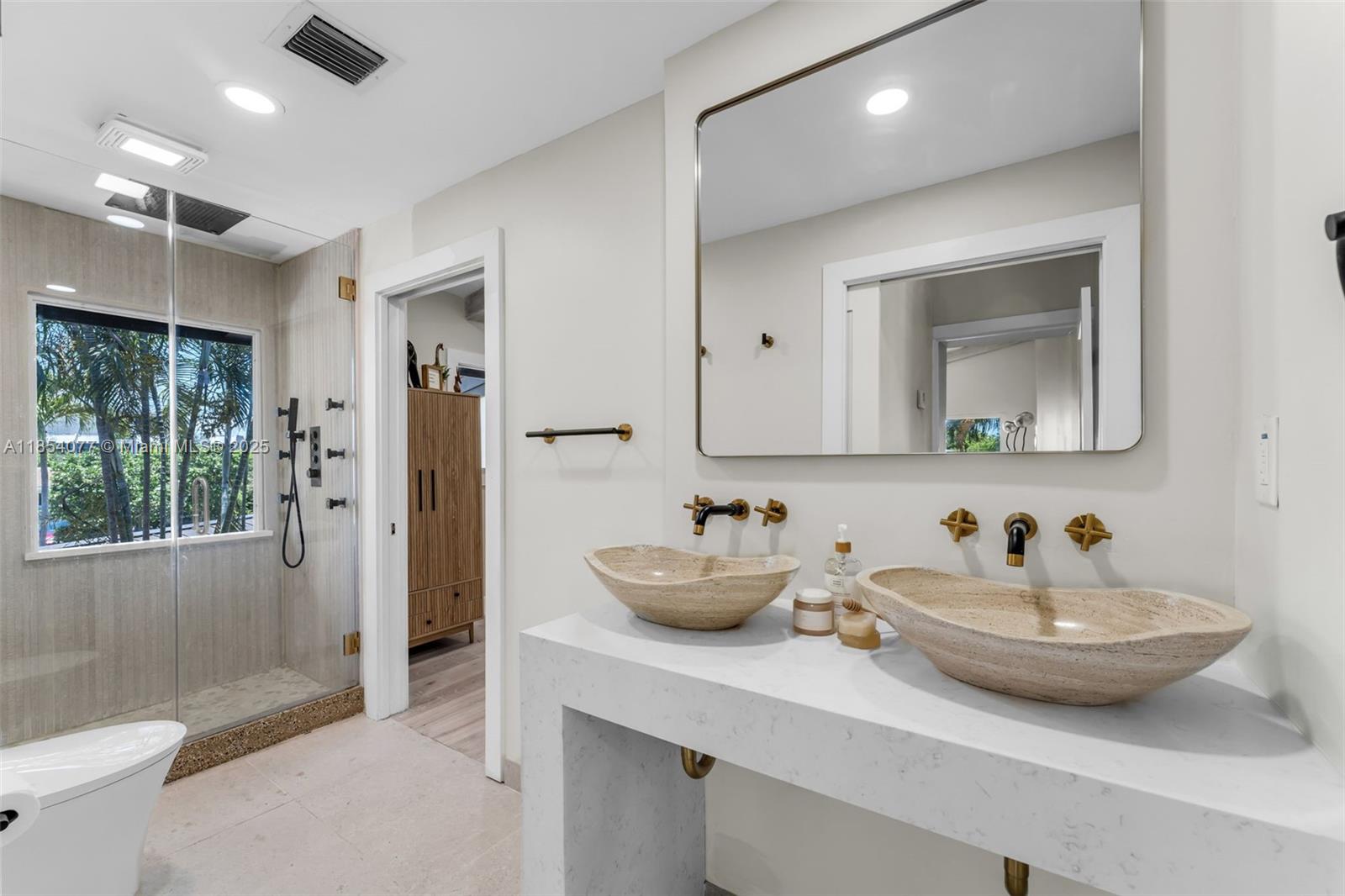 TWIN OAKS - Residential