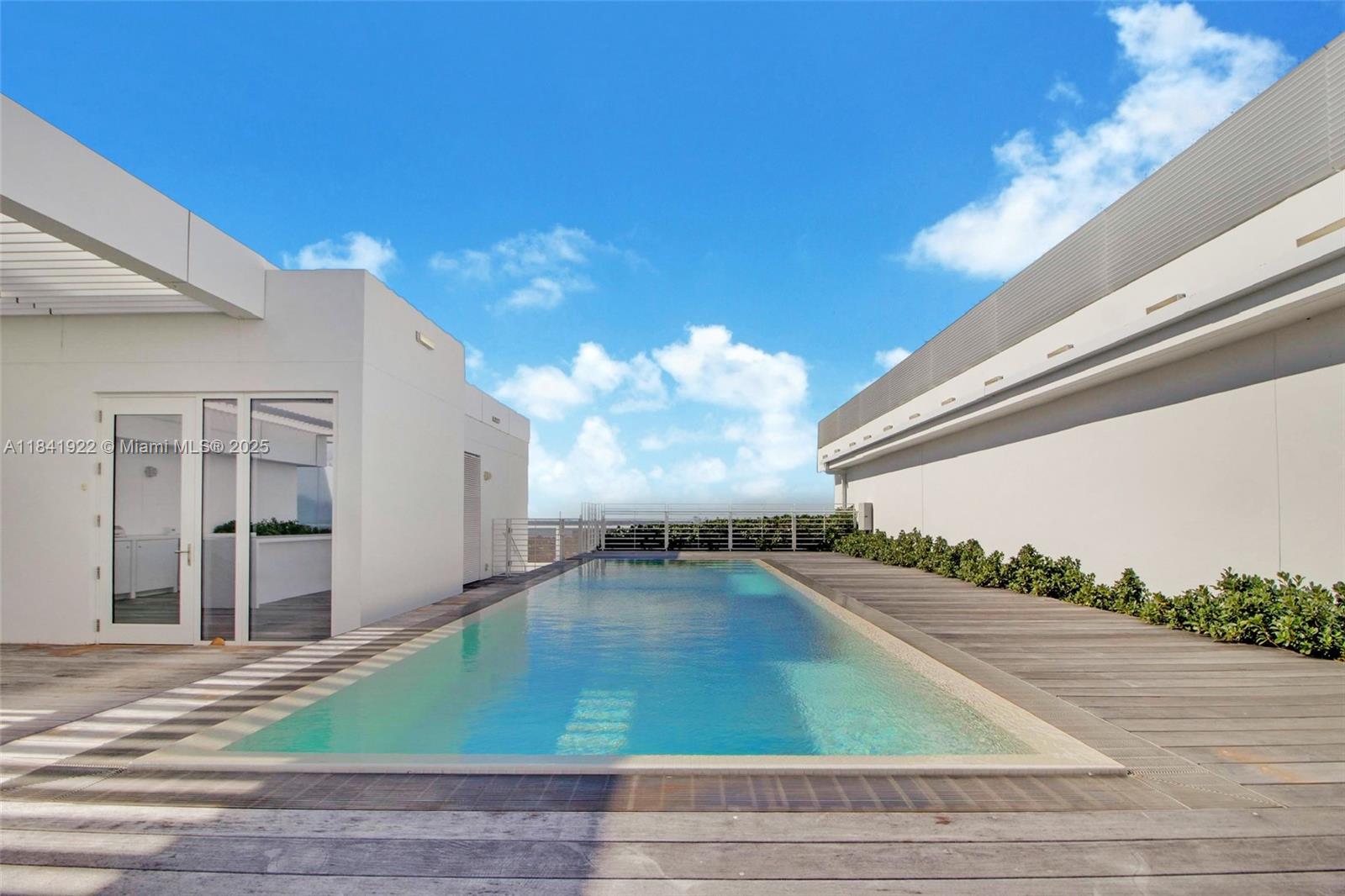 SURF CLUB CONDO - Residential