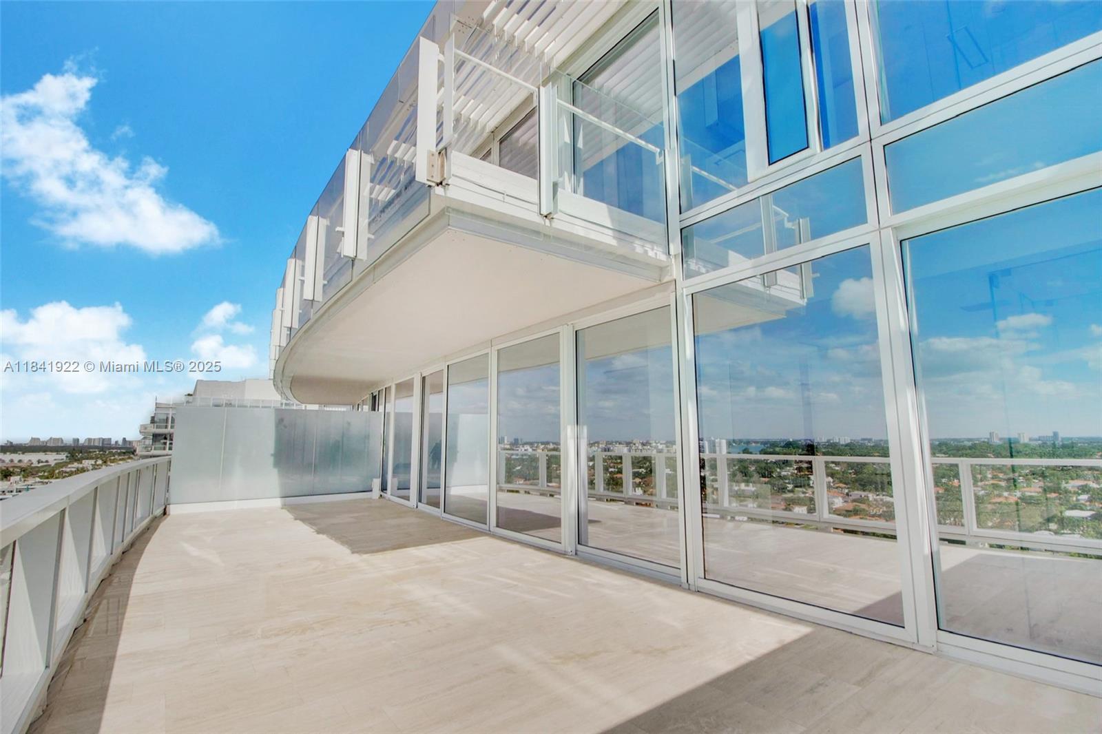 SURF CLUB CONDO - Residential